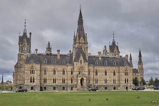 Ottawa   <em>(Colline du Parlement)</em>   |   8  /  24    |